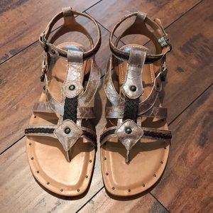 NEW (without tags) Leather ARIAT Sandlas☀️